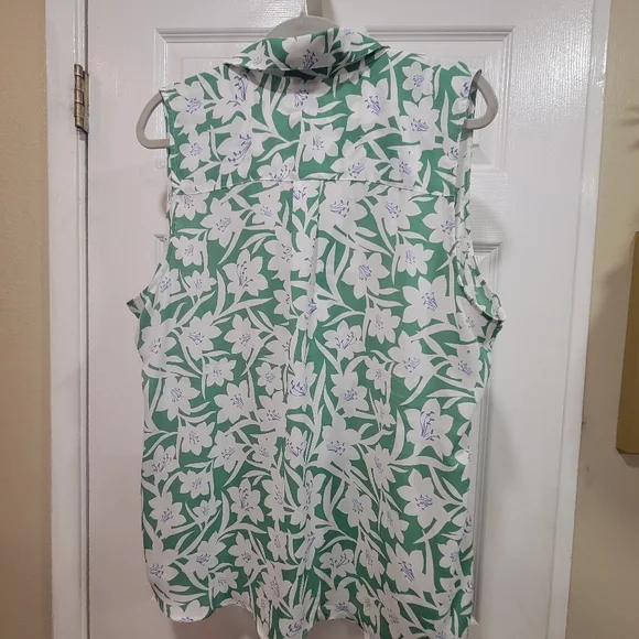 CAbi Bloom Top, Floral Green and White Sleeveless Size XL - Picture 7 of 7